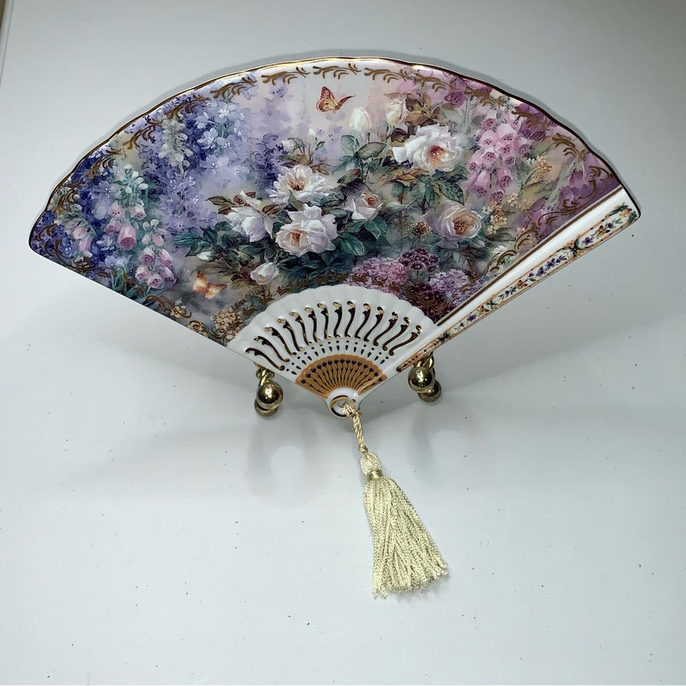 VINTAGE Bradford Exchange Lena Liu Unfolding Beauty Elegance Serenity Porcelain
